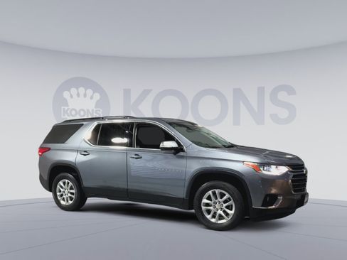 Used 2019 Chevrolet Traverse LT image 2