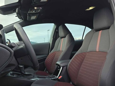 Used 2025 Toyota Corolla SE image 25