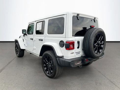 Certified 2025 Jeep Wrangler Unlimited Sahara w/ Safety Group AWD/4WD image 5