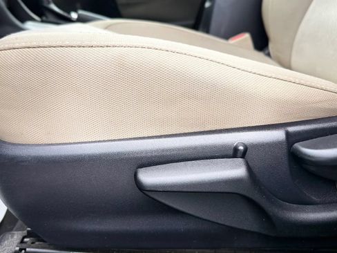 Used 2016 Toyota Corolla LE FWD image 23