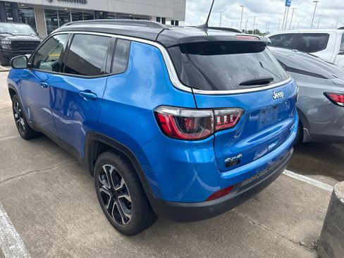 Used 2023 Jeep Compass Limited AWD/4WD image 2