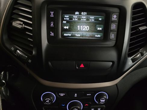 Used 2015 Jeep Cherokee Latitude image 25