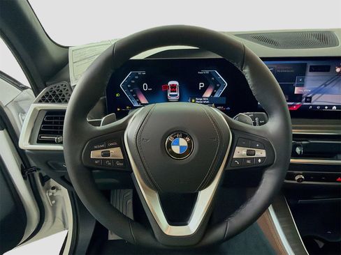 New 2026 BMW X5 xDrive40i w/ Climate Comfort Package image 13