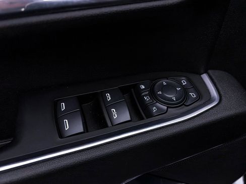 Used 2024 GMC Sierra 2500 SLT w/ Max Trailering Package image 18