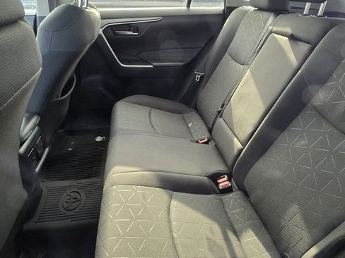 Used 2021 Toyota RAV4 XLE image 21