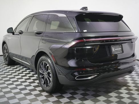 Used 2026 Lincoln Nautilus Premier w/ Equipment Group 102A AWD/4WD image 4