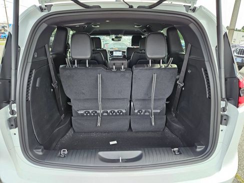 New 2027 Chrysler Pacifica Select AWD/4WD image 11
