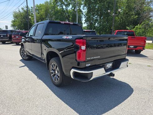 Used 2022 Chevrolet Silverado 1500 LT image 2