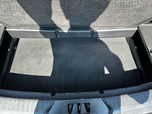 Used 2020 Ford Explorer XLT w/ Comfort Package image 35