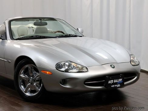 Used 1999 Jaguar XK8 Convertible image 2