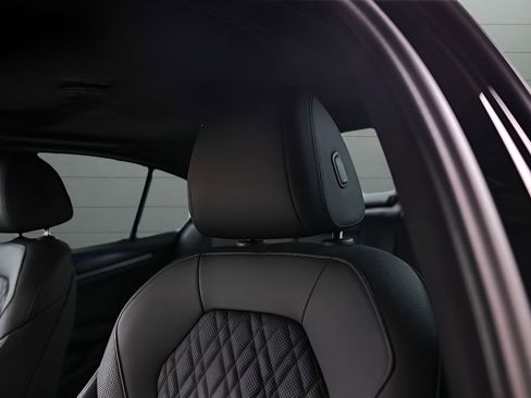 Used 2023 BMW 540i xDrive w/ Executive Package image 28