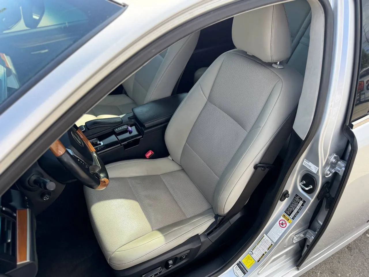 Used 2014 Lexus ES 300h w/ Premium Package w/Bamboo Trim FWD image 22