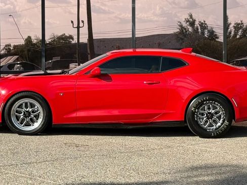 Used 2017 Chevrolet Camaro SS RWD image 4