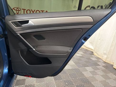 Used 2016 Volkswagen Golf S FWD image 11