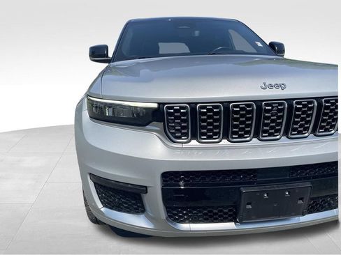 Used 2023 Jeep Grand Cherokee L Summit AWD/4WD image 24