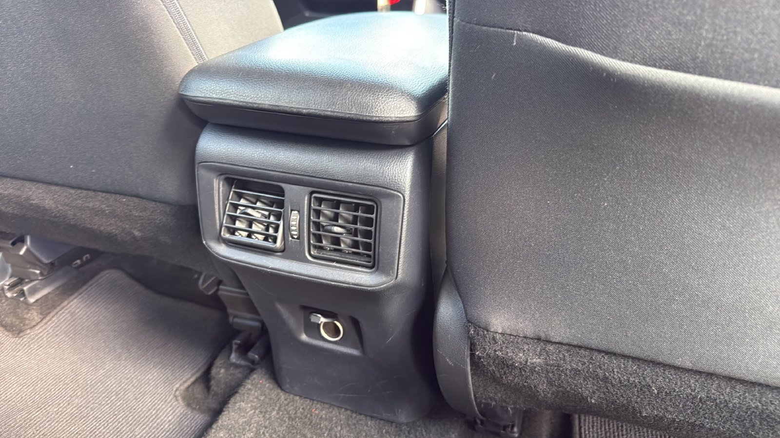 Used 2024 Toyota RAV4 LE FWD image 21