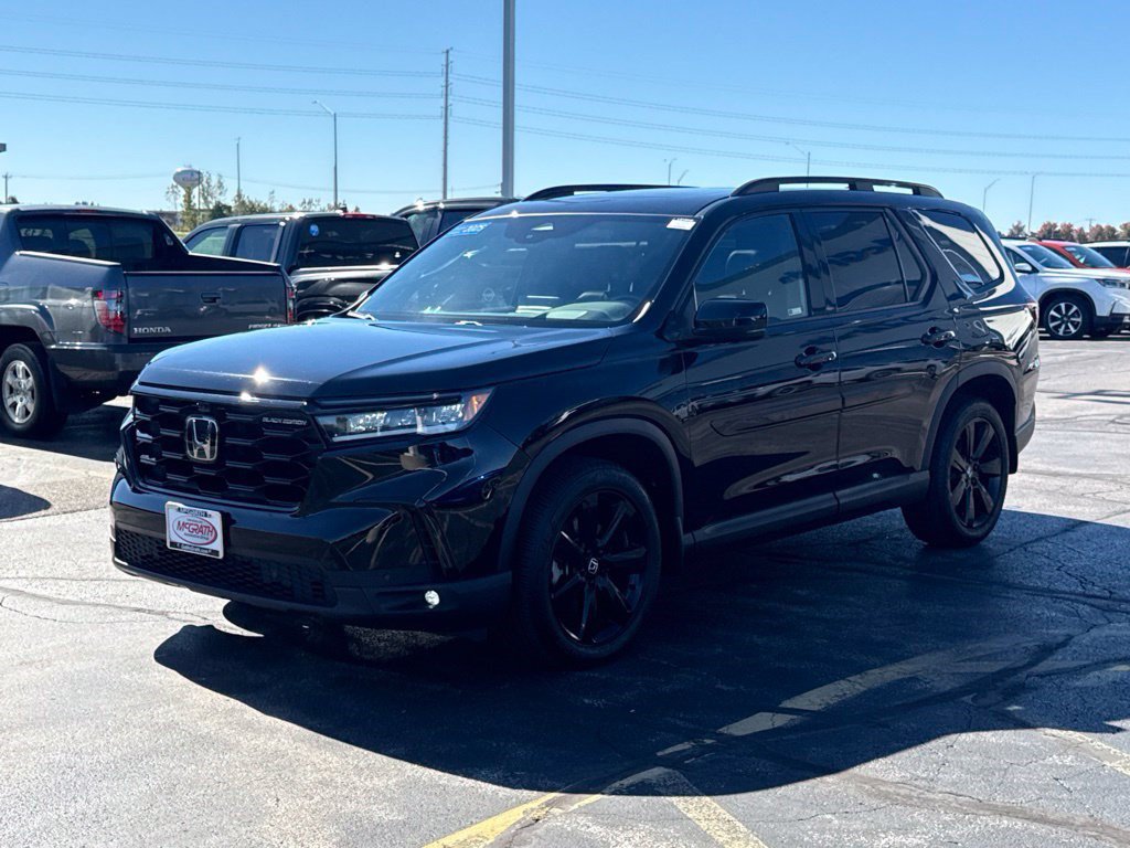 Certified 2025 Honda Pilot Black Edition image 7