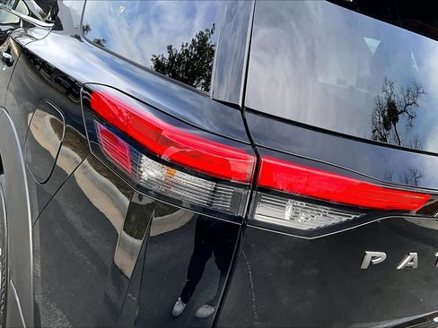 New 2026 Nissan Pathfinder SL image 14