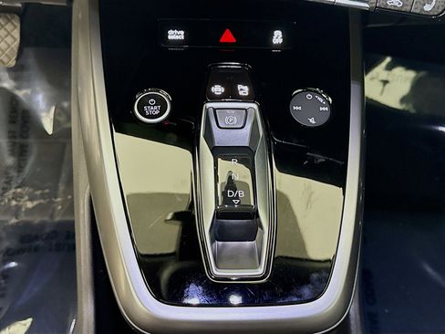 Used 2023 Audi Q4 e-tron Premium Plus w/ Premium Plus image 17