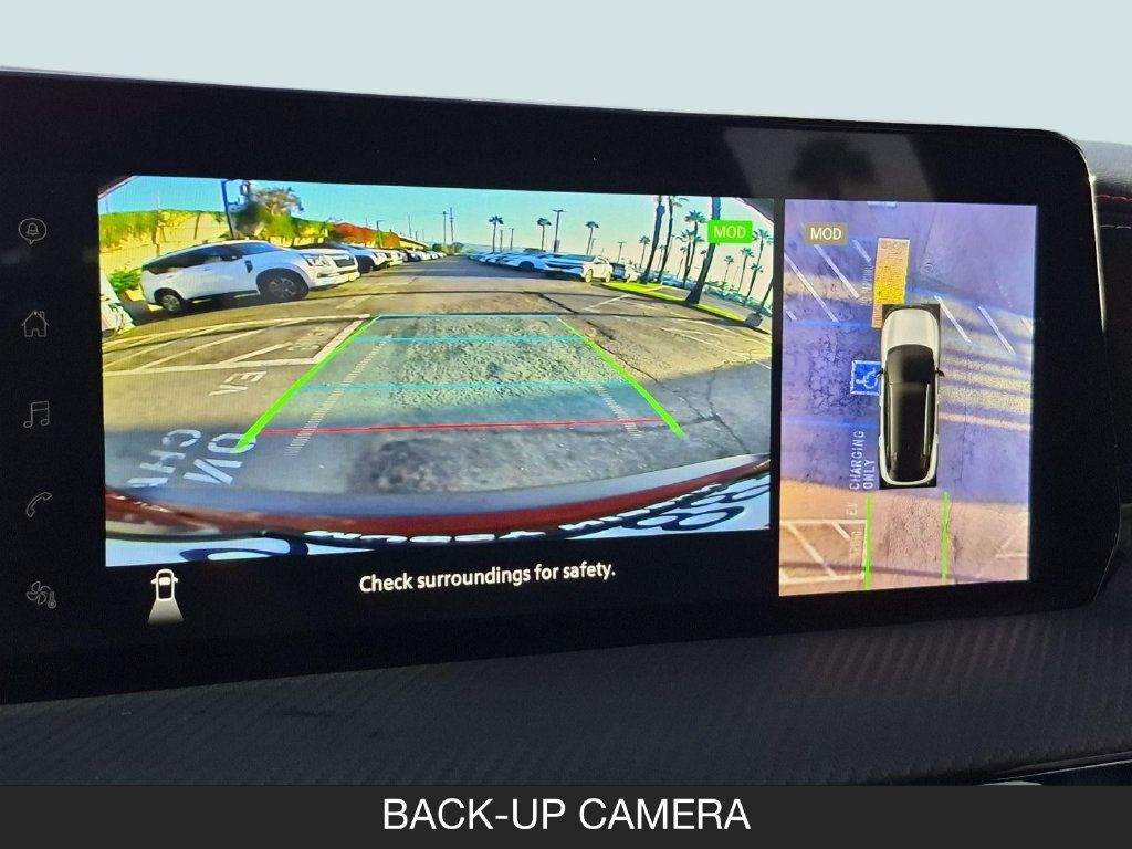 Certified 2025 Nissan Kicks SR FWD image 21