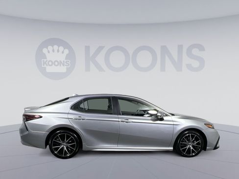 Used 2023 Toyota Camry SE FWD image 12