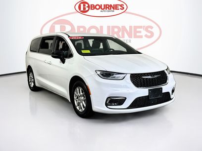 Used 2026 Chrysler Pacifica Select