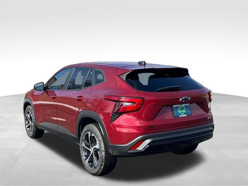 Used 2024 Chevrolet Trax RS w/ Driver Confidence Package image 5