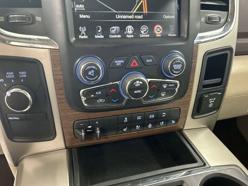 Used 2015 RAM 2500 Laramie AWD/4WD image 16