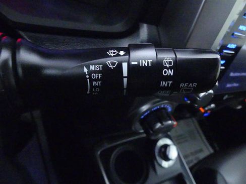 Used 2021 Toyota 4Runner SR5 Premium w/ Moonroof Package AWD/4WD image 20