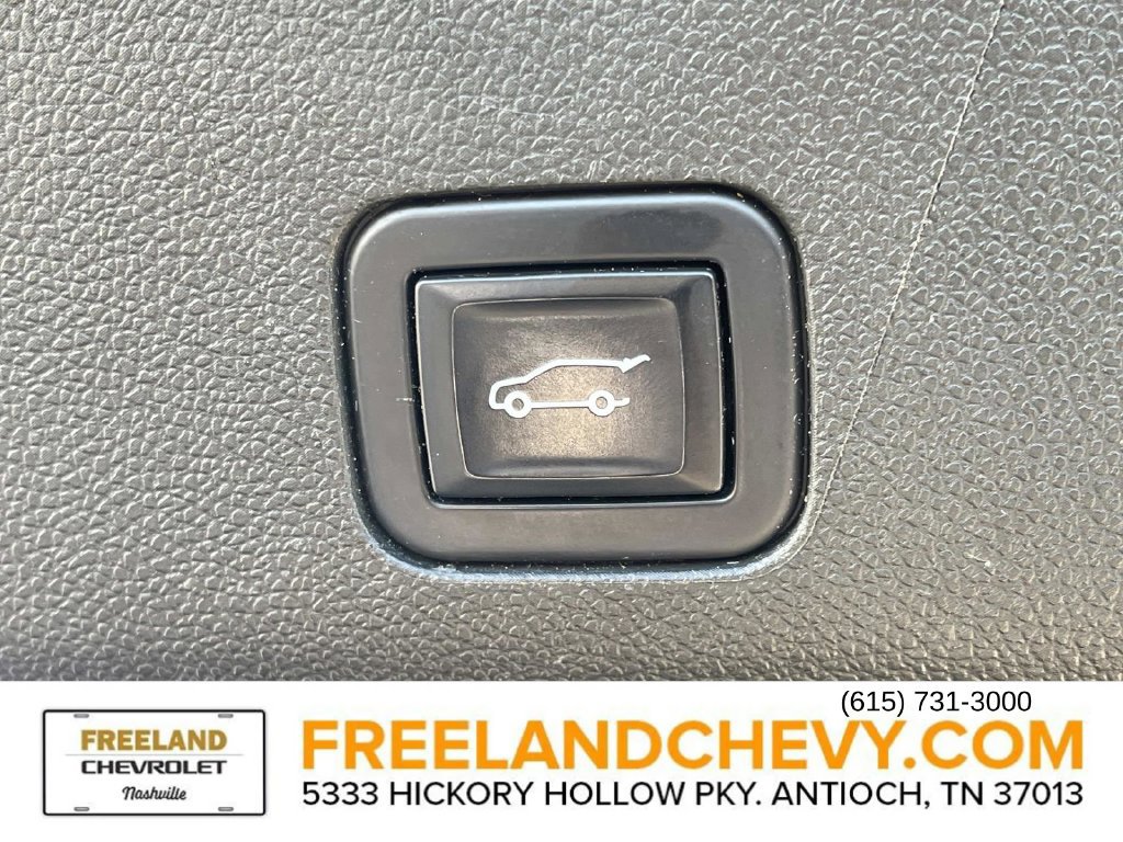 Used 2022 GMC Yukon XL Denali RWD image 15