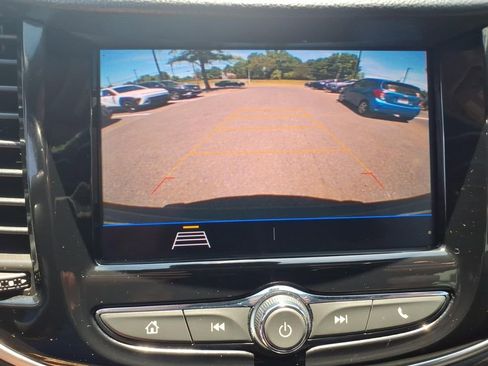 Used 2020 Chevrolet Trax LT w/ LT Convenience Package FWD image 26
