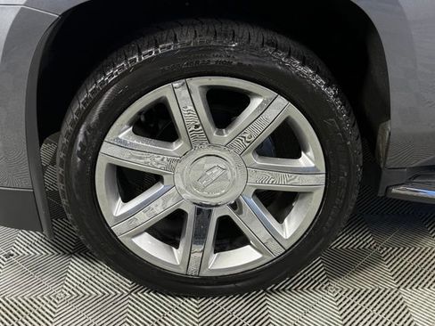 Used 2019 Cadillac Escalade Luxury AWD/4WD image 15
