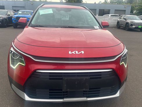 Used 2023 Kia Niro EX FWD image 5