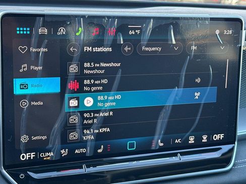 New 2026 Volkswagen Tiguan SE image 17