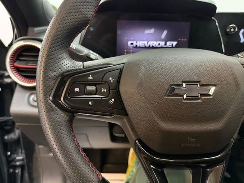 Certified 2025 Chevrolet Trax RS w/ Sunroof Package image 27