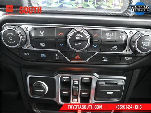 Used 2022 Jeep Wrangler Unlimited Sahara image 15