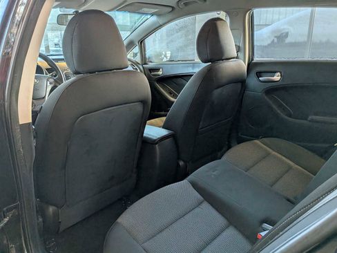 Used 2017 Kia Forte LX image 14