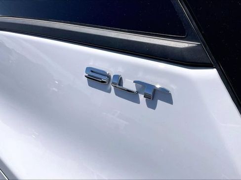 Used 2024 GMC Terrain SLT FWD image 33