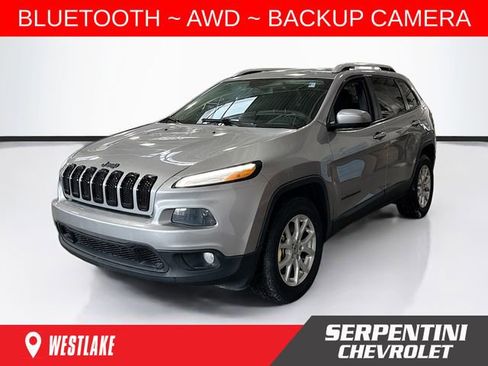 Used 2016 Jeep Cherokee Latitude image 1