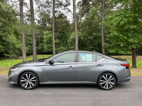 Used 2021 Nissan Altima 2.5 SR FWD image 5
