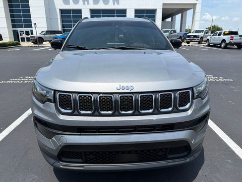 Used 2023 Jeep Compass Latitude w/ Convenience Group AWD/4WD image 8