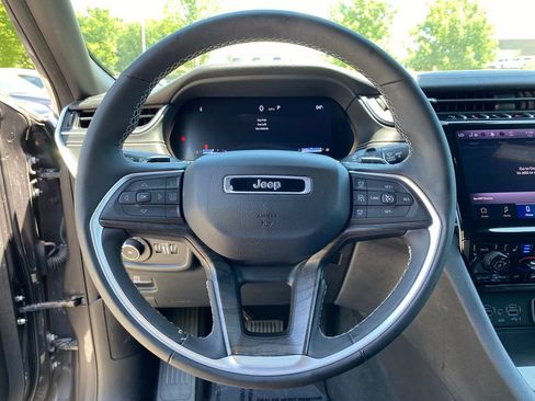 Used 2024 Jeep Grand Cherokee L Limited w/ Luxury Tech Group II AWD/4WD image 13