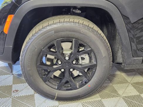 New 2025 Jeep Grand Cherokee L Laredo RWD image 5