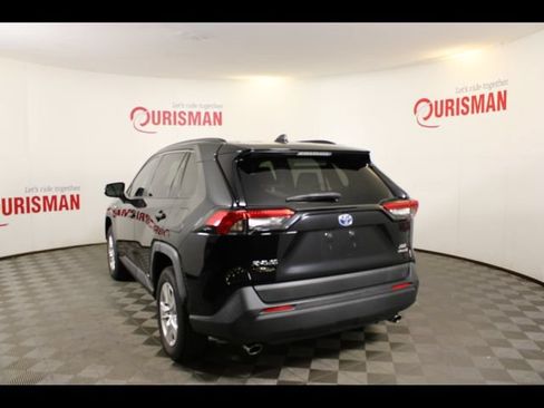 Used 2020 Toyota RAV4 XLE w/ Convenience Package AWD/4WD image 6