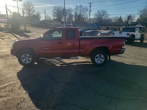 Used 2014 Toyota Tacoma 4x4 Access Cab image 3