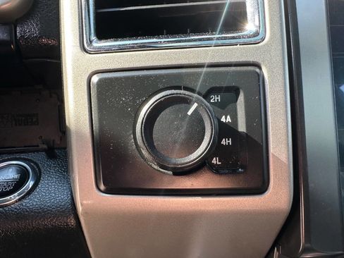 Used 2017 Ford F150 Lariat w/ Equipment Group 502A Luxury image 5