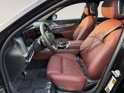 Certified 2025 BMW i7 eDrive50 w/ M Sport Package image 9