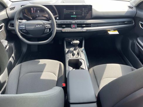 New 2026 Kia K4 LXS image 15
