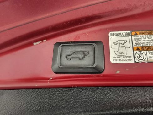Used 2018 Toyota RAV4 Adventure AWD/4WD image 18
