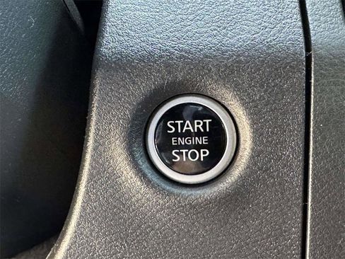 Used 2025 Nissan Frontier PRO-4X w/ Pro Convenience Package image 10